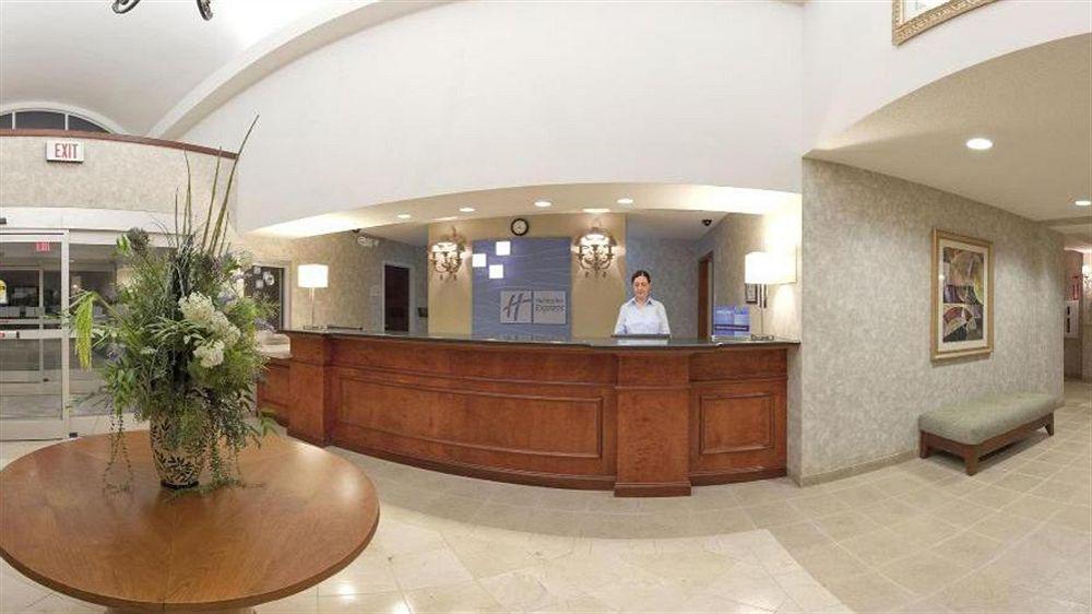 Holiday Inn Express Hotel & Suites Mebane By Ihg Buitenkant foto