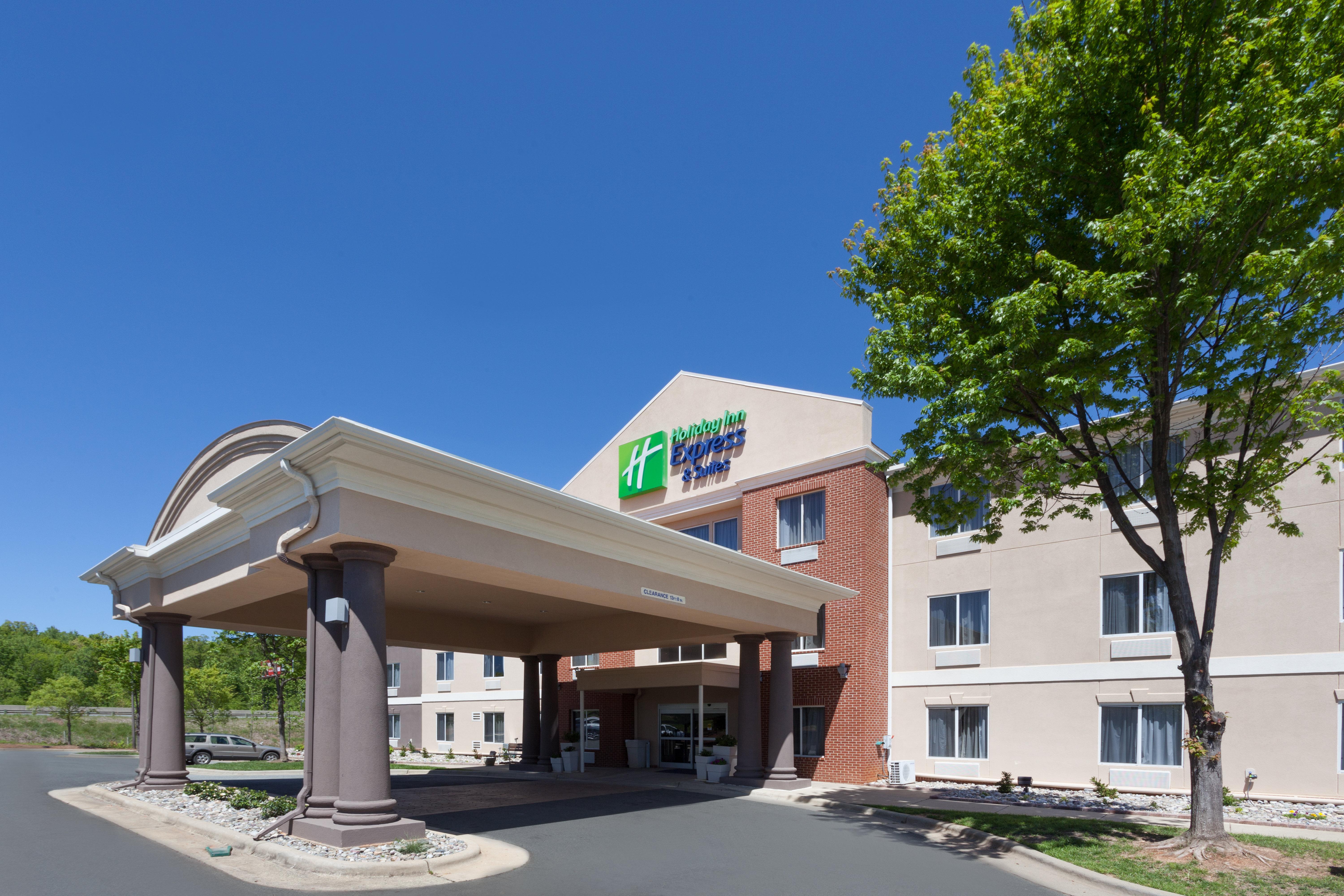 Holiday Inn Express Hotel & Suites Mebane By Ihg Buitenkant foto
