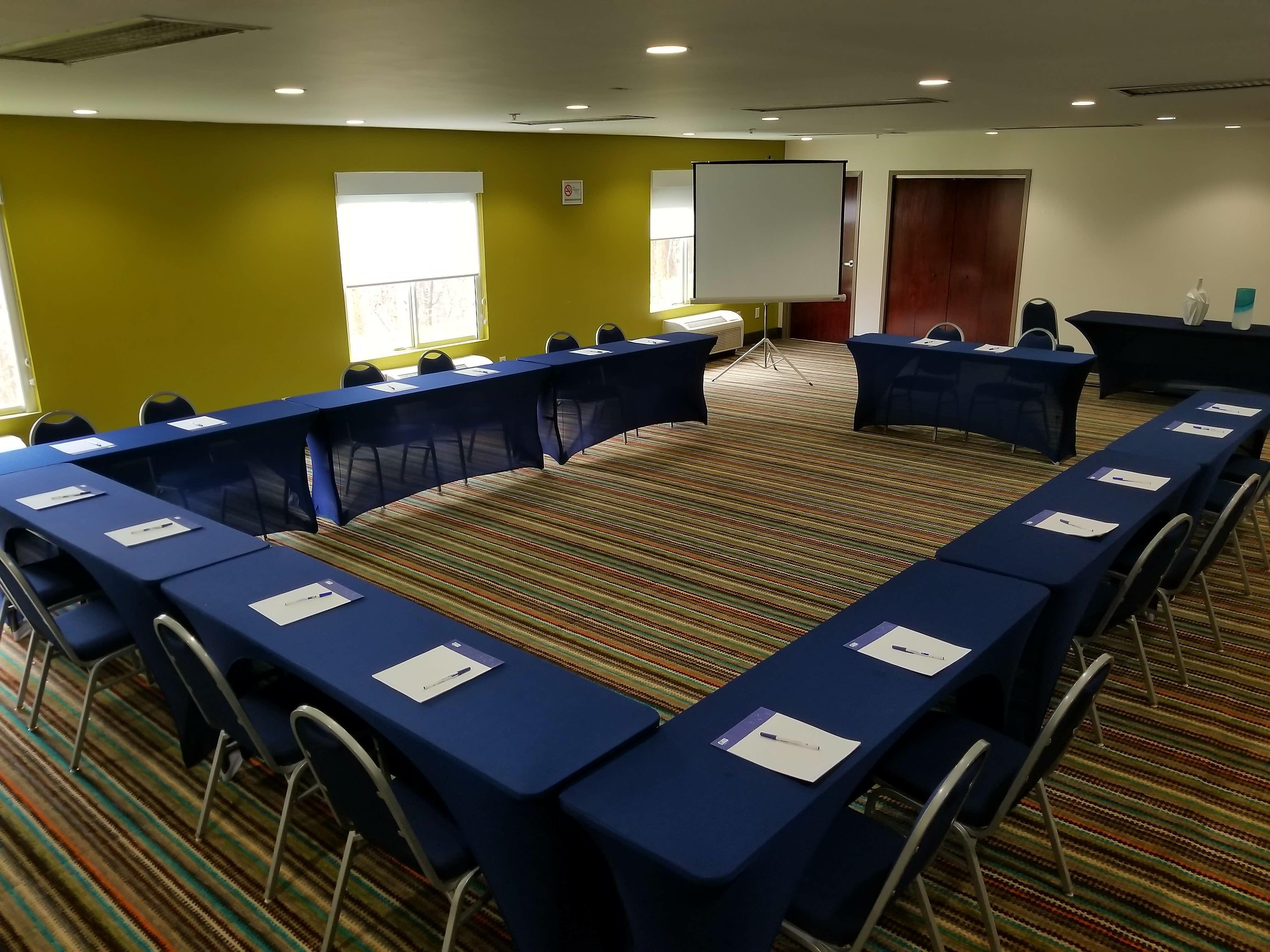 Holiday Inn Express Hotel & Suites Mebane By Ihg Buitenkant foto