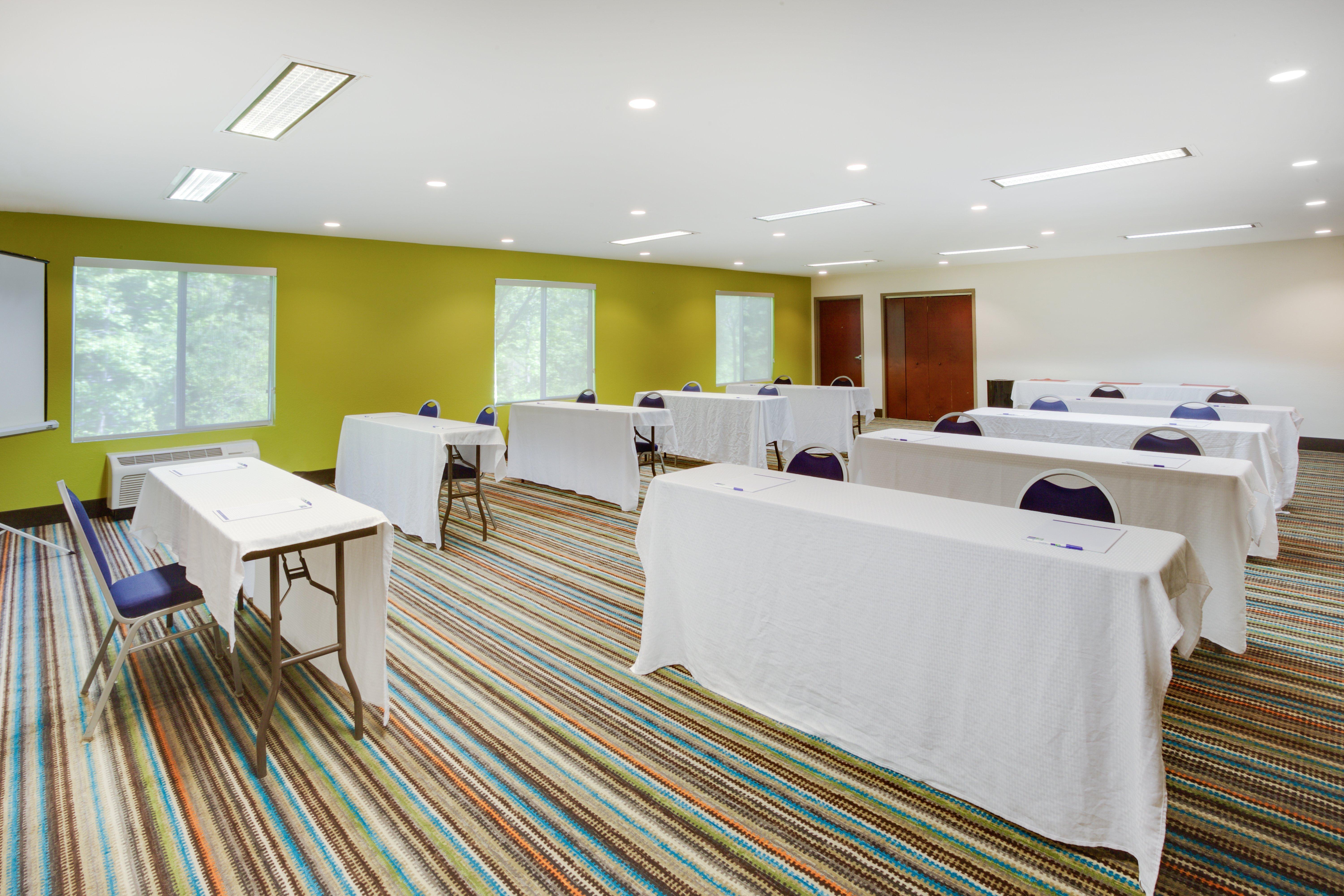 Holiday Inn Express Hotel & Suites Mebane By Ihg Buitenkant foto