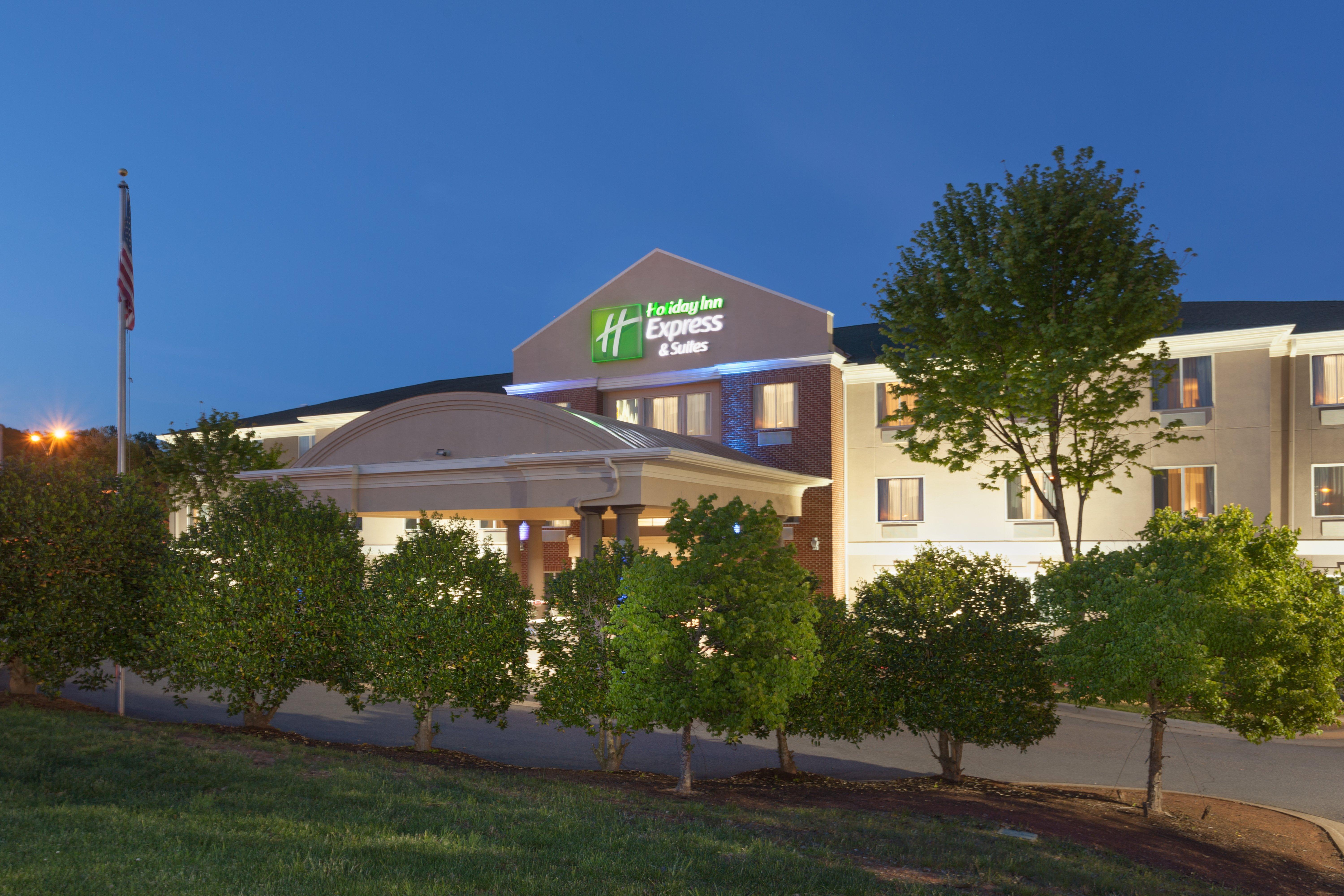 Holiday Inn Express Hotel & Suites Mebane By Ihg Buitenkant foto