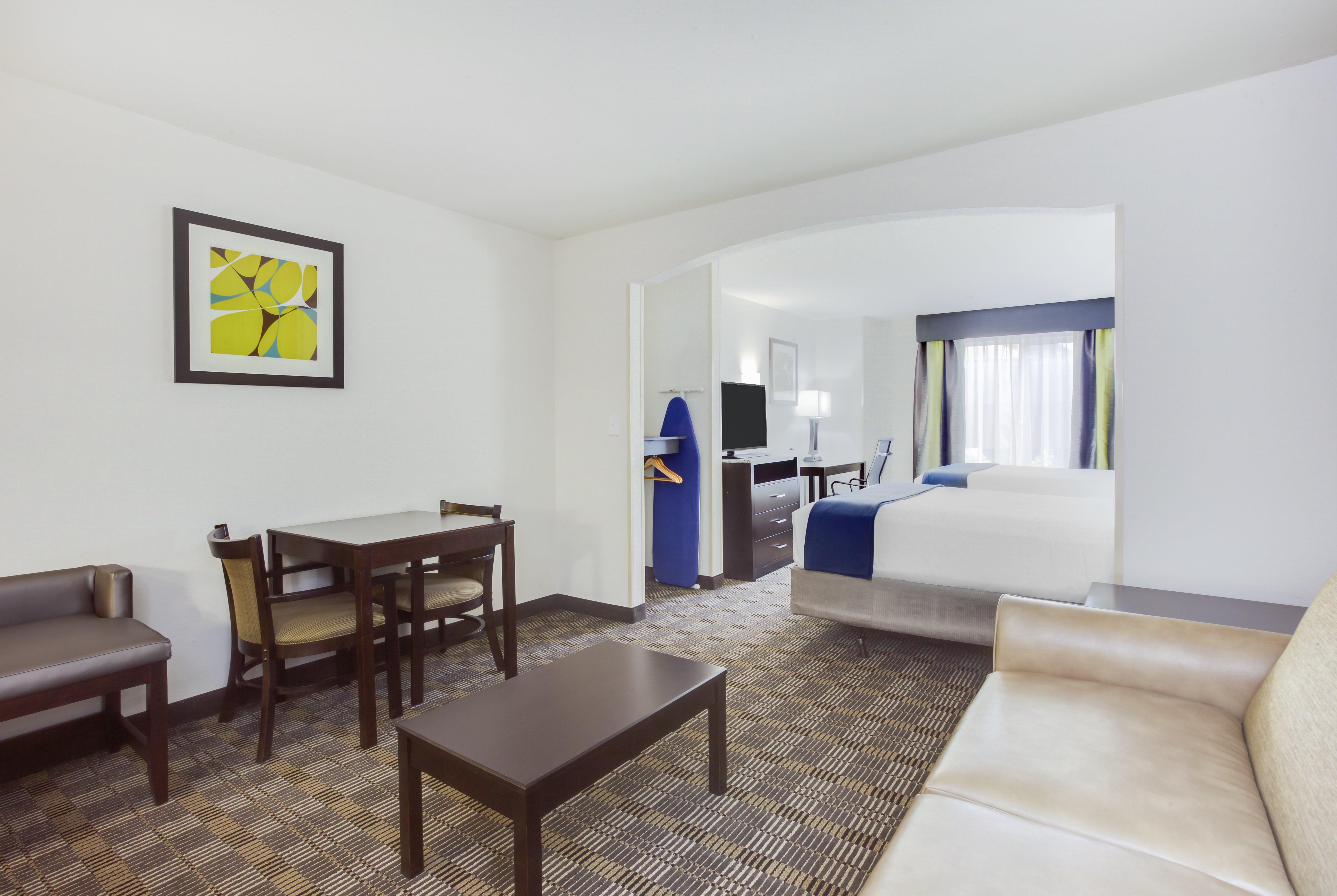 Holiday Inn Express Hotel & Suites Mebane By Ihg Buitenkant foto