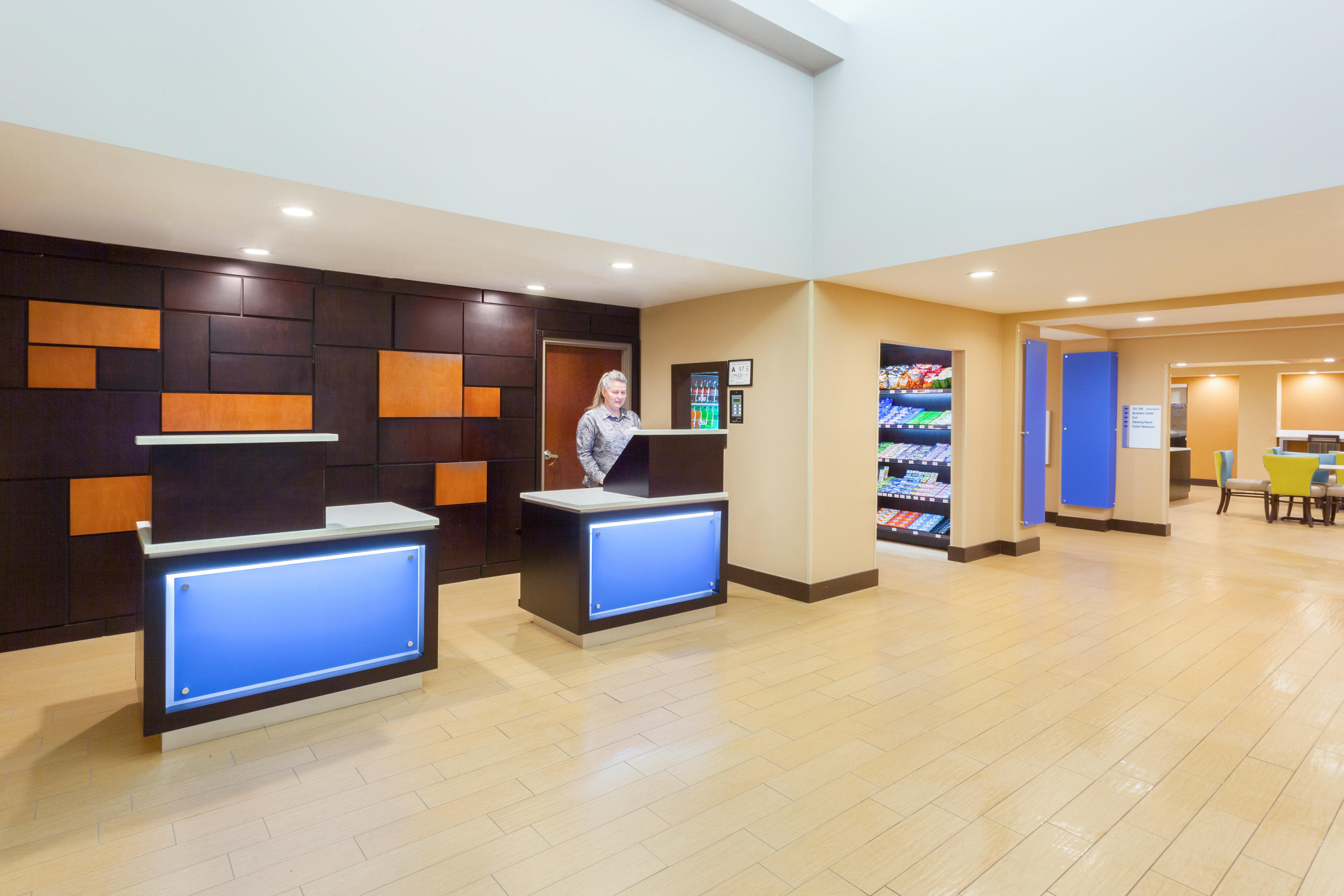 Holiday Inn Express Hotel & Suites Mebane By Ihg Buitenkant foto