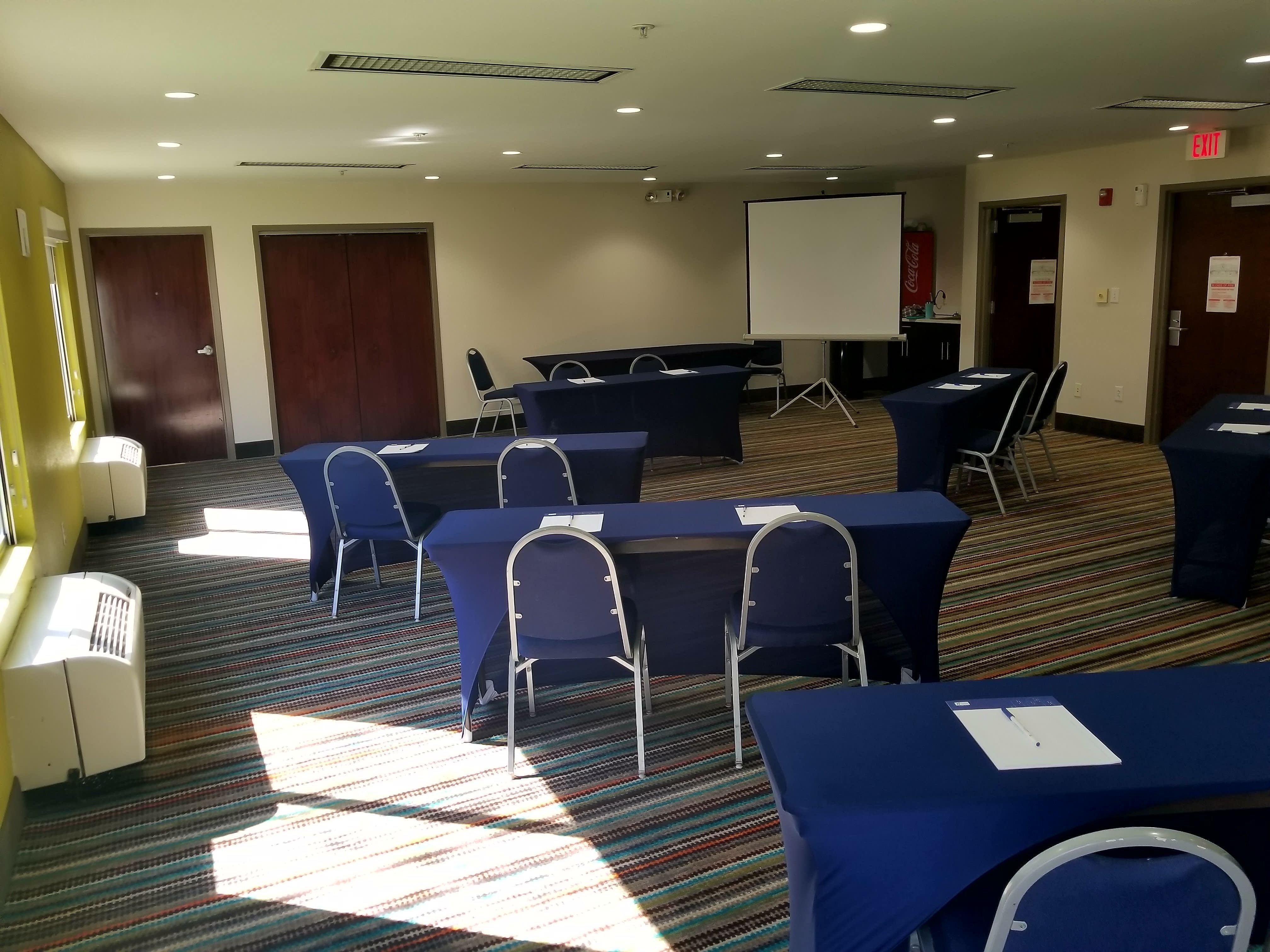 Holiday Inn Express Hotel & Suites Mebane By Ihg Buitenkant foto