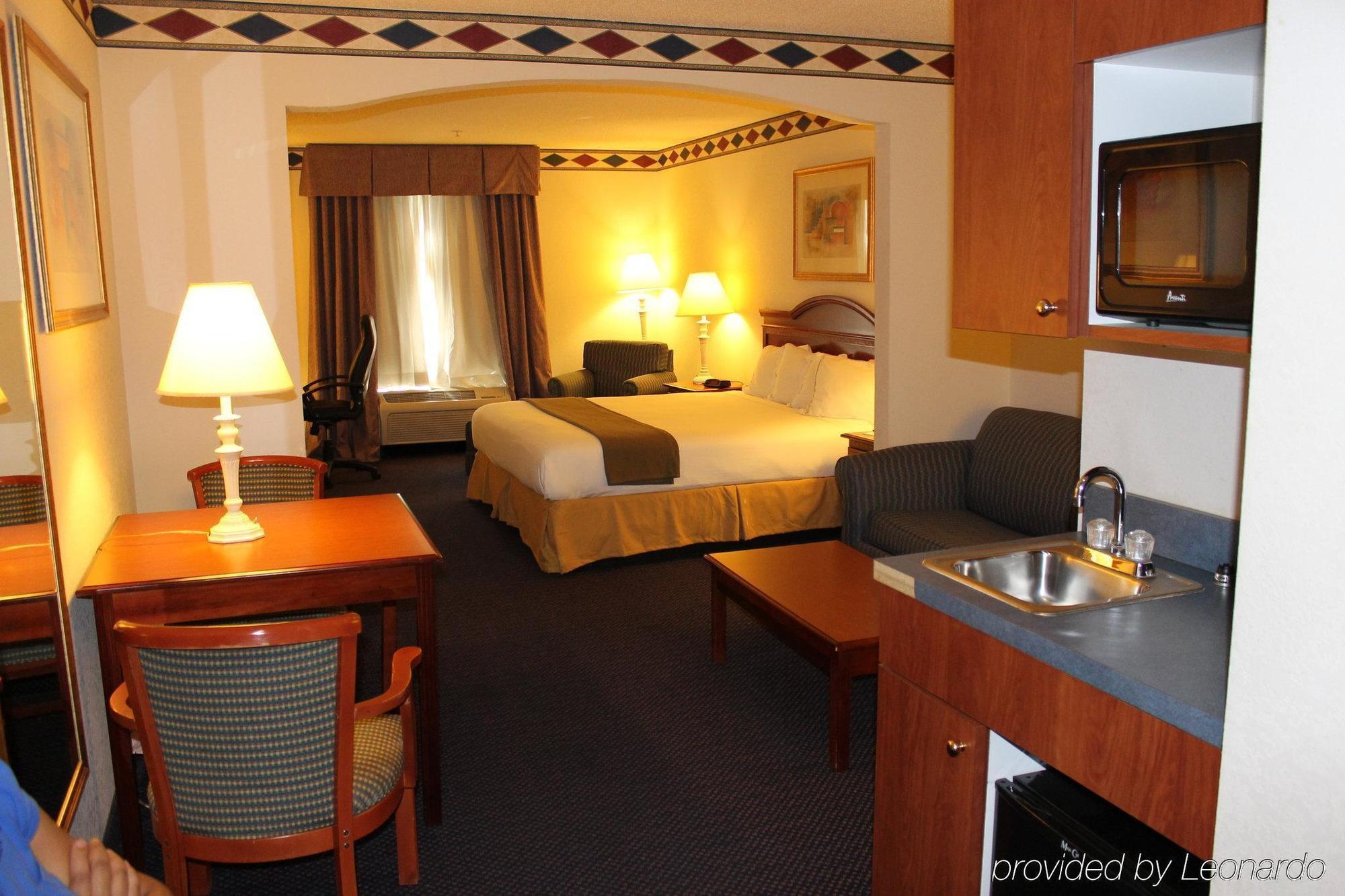 Holiday Inn Express Hotel & Suites Mebane By Ihg Buitenkant foto
