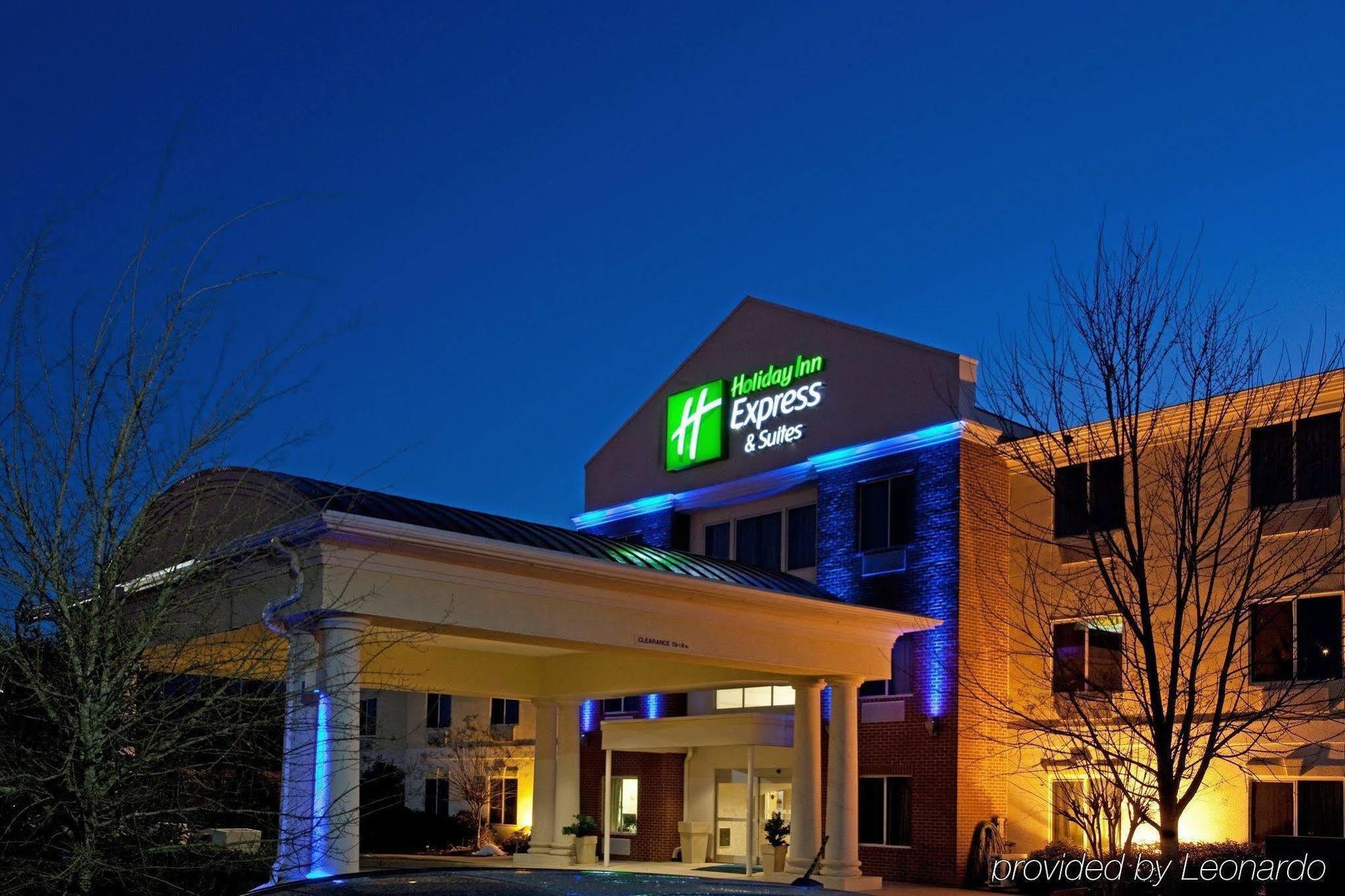 Holiday Inn Express Hotel & Suites Mebane By Ihg Buitenkant foto