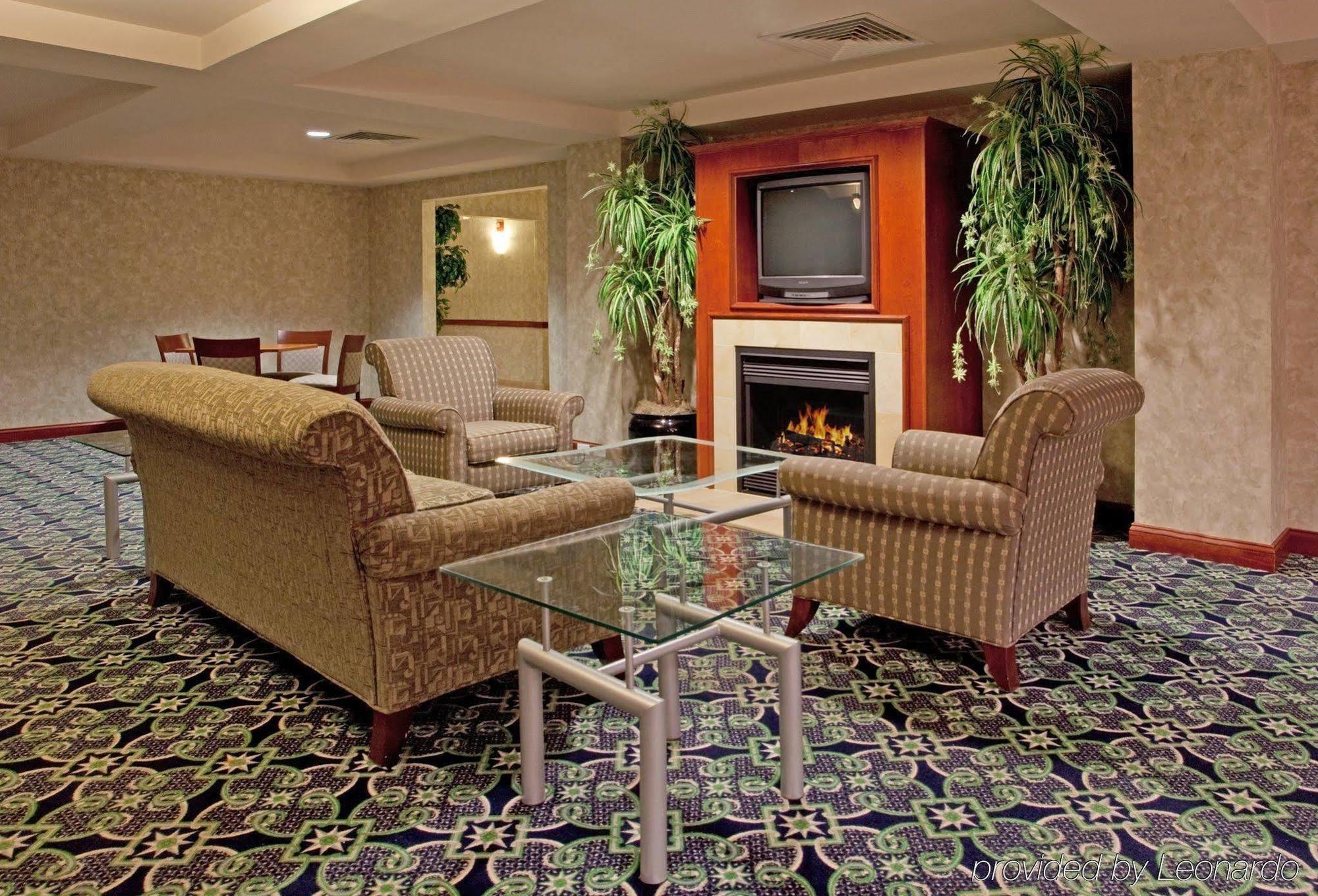 Holiday Inn Express Hotel & Suites Mebane By Ihg Buitenkant foto