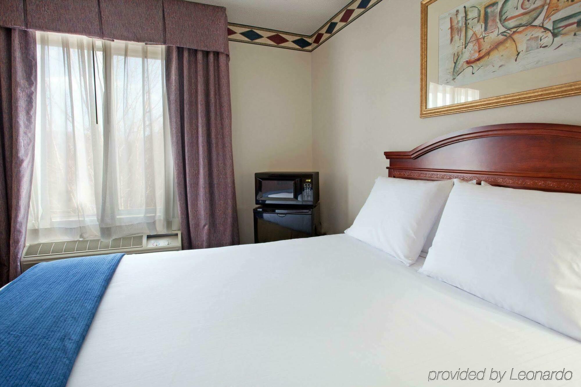 Holiday Inn Express Hotel & Suites Mebane By Ihg Buitenkant foto