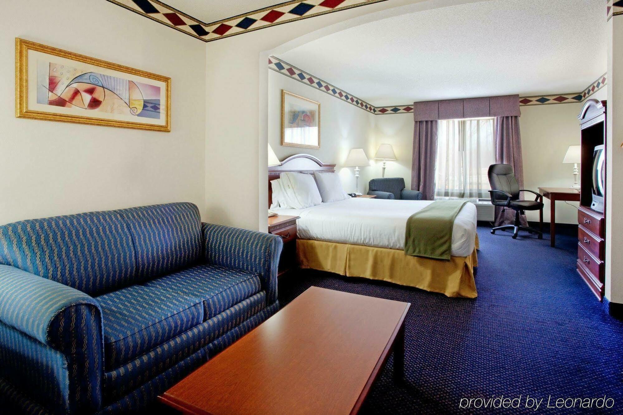 Holiday Inn Express Hotel & Suites Mebane By Ihg Buitenkant foto